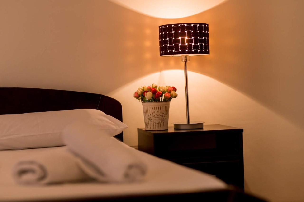 Hostel Royal Obrenovac  Eksteriør billede