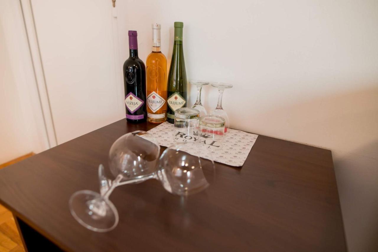Hostel Royal Obrenovac  Eksteriør billede